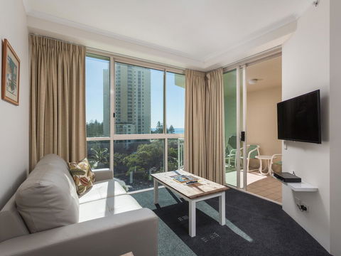 Maldives Resort Main Beach, Gold Coast - Accommodation Georgetown 7