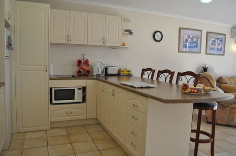 Burleigh Palms Holiday Apartments - Accommodation Georgetown 18