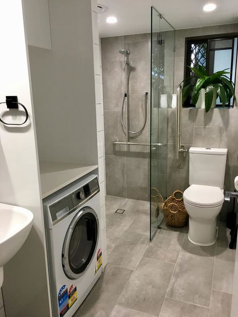 Burleigh Palms Holiday Apartments - Accommodation Georgetown 6