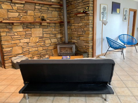 Beeâ€™s Place - 3 Bedroom Home On 10 Acres Of Land With Distant Ocean Views - Accommodation Georgetown 3