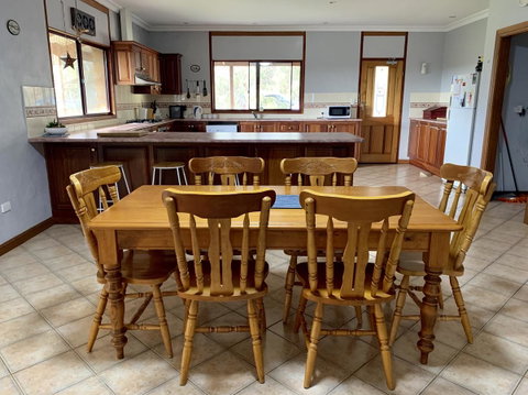 Beeâ€™s Place - 3 Bedroom Home On 10 Acres Of Land With Distant Ocean Views - Accommodation Georgetown 1