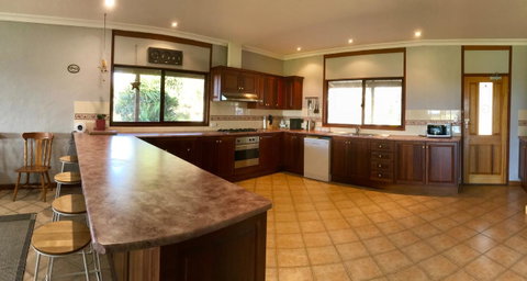 Beeâ€™s Place - 3 Bedroom Home On 10 Acres Of Land With Distant Ocean Views - Accommodation Georgetown 16