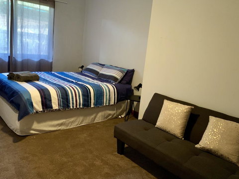 Beeâ€™s Place - 3 Bedroom Home On 10 Acres Of Land With Distant Ocean Views - Accommodation Georgetown 6