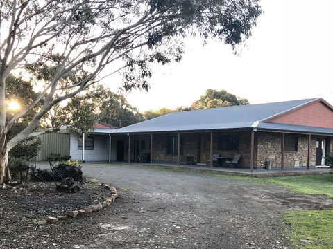 Beeâ€™s Place - 3 Bedroom Home On 10 Acres Of Land With Distant Ocean Views - Accommodation Georgetown 14