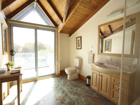 Mountain Seas Lodge - Accommodation Georgetown 14