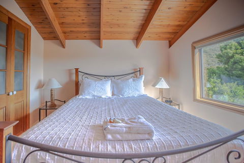Mountain Seas Lodge - Accommodation Georgetown 9