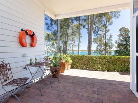 'Corlette Waterfront', 2/44 Danalene Parade - Waterfront Luxury, WIFI, Aircon, Boat Parking - Accommodation Georgetown 3