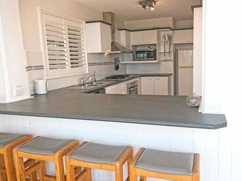 'Mooring One Downstairs', 23 Shoal Bay Rd - Fantastic Ground Floor Duplex With Views, WIFI And Air Conditioning - Accommodation Georgetown 2