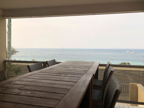 'Mooring Two Upstairs', 23 Shoal Bay Rd - Stunning Views, WIFI, Air Conditioning And Boat Parking - Accommodation Georgetown 1