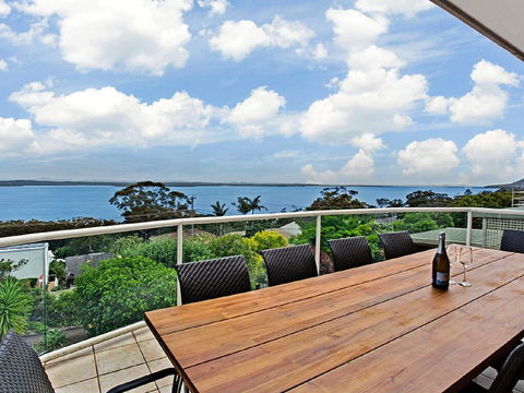 'The Bay', 25 Wallawa Rd - Huge Home With Aircon, Spectacular Views & Chromecast - Accommodation Georgetown 0