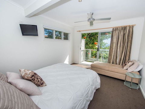 1 'Florida', 5 Lillian Street - 2 Min Walk To Beach, Shops & Restaurants - Accommodation Georgetown 3