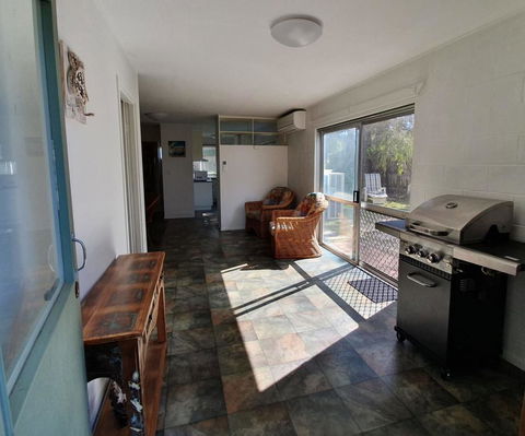 1 Spectrum Street, Rainbow Beach- Close To Shops And Main Beach - Accommodation Georgetown 1