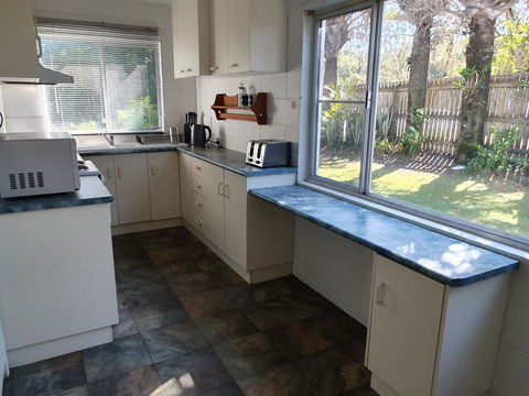 1 Spectrum Street, Rainbow Beach- Close To Shops And Main Beach - Accommodation Georgetown 0