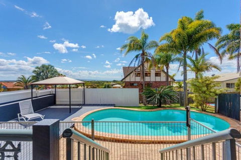 1-33 Tingira Close - Rainbow Beach, Gorgeous Ocean Views, Swimming Pool, Air Conditioning - Accommodation Georgetown 3