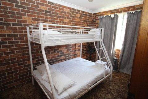 1/2 Brunswick Avenue - Accommodation Georgetown 2