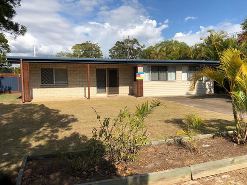 10 Cypress Avenue - Rainbow Beach, Fantastic Beach Location - Accommodation Georgetown 0