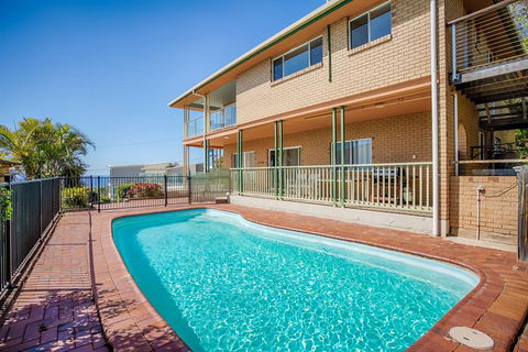100 Cooloola Drive - Accommodation Georgetown 1