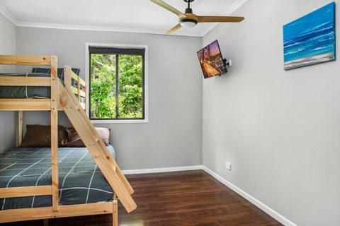 11 Naiad Court - Rainbow Shores, Fantastic Family Retreat, Swimming Pool, 200m To Beach, Free Wi-Fi - Accommodation Georgetown 1
