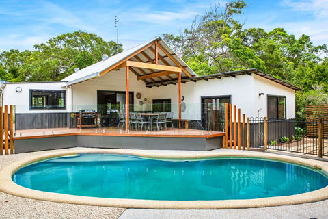 11 Naiad Court - Rainbow Shores, Fantastic Family Retreat, Swimming Pool, 200m To Beach, Free Wi-Fi - Accommodation Georgetown 0