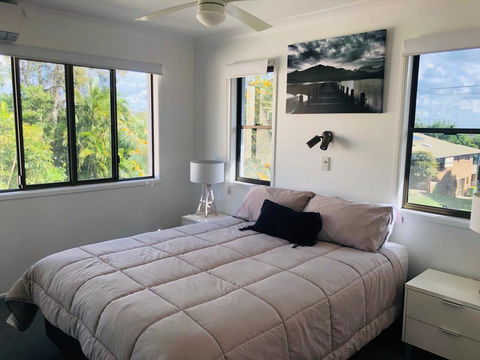 12 Cooloola Drive - Family Home, Close To Beach, Pet Friendly - Accommodation Georgetown 1