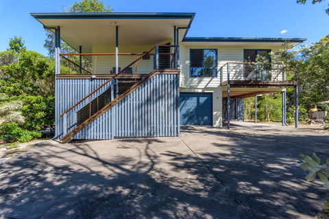 12 Ibis Court - Highset Beach House With Natural Bushland Gardens And Covered Decks - Accommodation Georgetown 0