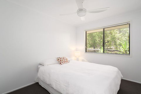 13 Orania Court, Rainbow Shores - Pool, Sleeps 8, Air Conditioning, Fire Pit - Accommodation Georgetown 0