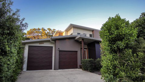 17 Naiad Court - Modern, Open Plan Family Home With Covered Outdoor Area And Double Lock-up Garage - Accommodation Georgetown 0