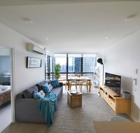 2 Bed 2 Bathroom Brand New Unit with Gym and Pool - Accommodation Georgetown