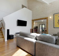 2 Marma Retreat with jacuzzi heated pool pet friendly Foxtel - Accommodation Georgetown