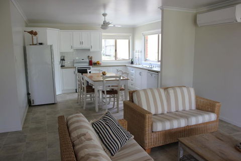 2/51 Carlo Road - Rainbow Beach - Accommodation Georgetown 0