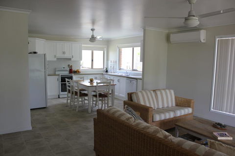 2/51 Carlo Road - Rainbow Beach - Accommodation Georgetown 1