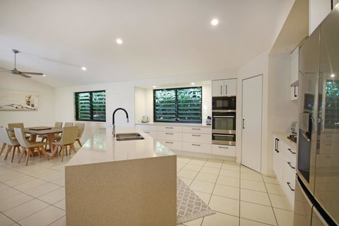 20 Avalon Street Coolum Beach - Pets Welcome - New Listing - Accommodation Georgetown 3