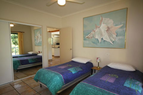 20 Orania Court - Two Storey Family Home With Swimming Pool, Patio & Large Deck. Pet Friendly - Accommodation Georgetown 1