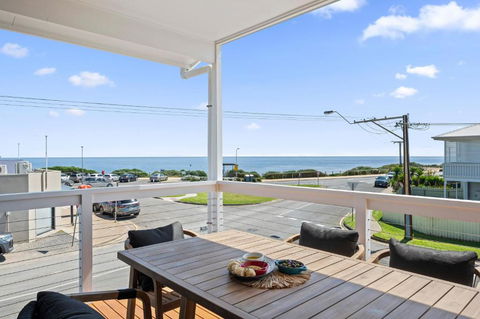 C-Views - Aldinga Beach - C21 SouthCoast Holidays - Accommodation Georgetown 0
