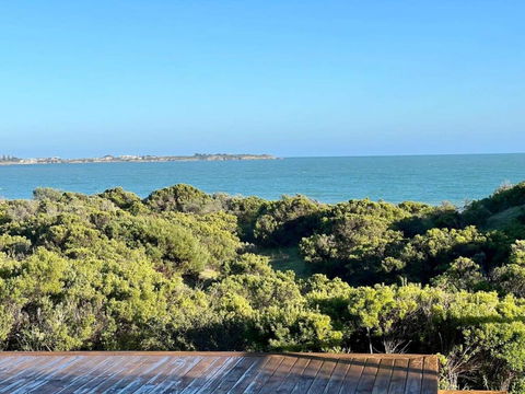 C4 Miles Beach Shack - Accommodation Georgetown 1