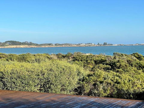 C4 Miles Beach Shack - Accommodation Georgetown 0