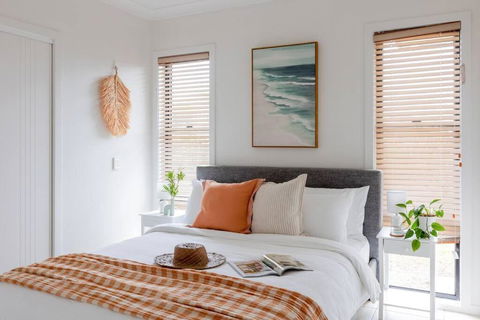 CABA17 - Waterfront Home With A Pool! - Accommodation Georgetown 4