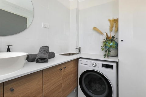 CANAL7-ON THE MOOLOOLABA CANAL! - Accommodation Georgetown 4