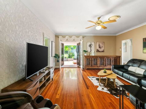 Casa Foresta - Old Time Charm 4BR Family House - Accommodation Georgetown 3