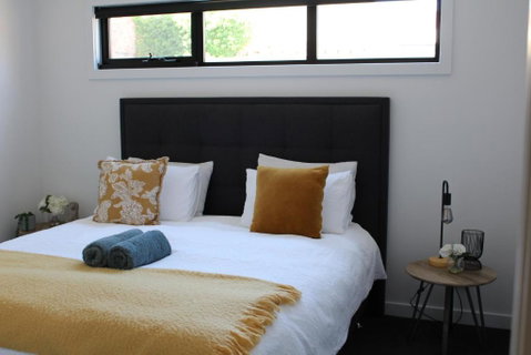 CBD Elizabeth St Modern Townhouse - Secure Parking - Accommodation Georgetown 0