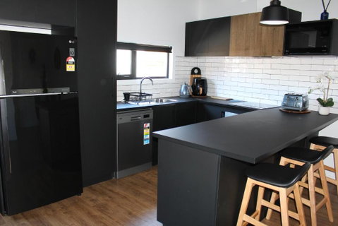 CBD Elizabeth St Modern Townhouse - Secure Parking - Accommodation Georgetown 1