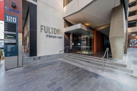 CBD Park Views Retreat With Free Parking - Up To 4 Pax - Accommodation Georgetown 1