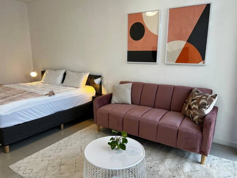 CBD Pink!Studio 1 Bedroom FreeParking - Accommodation Georgetown 3