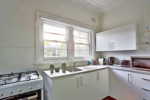 Charming 3 Bedroom On The Edge Of Downtown Glebe - Accommodation Georgetown 4