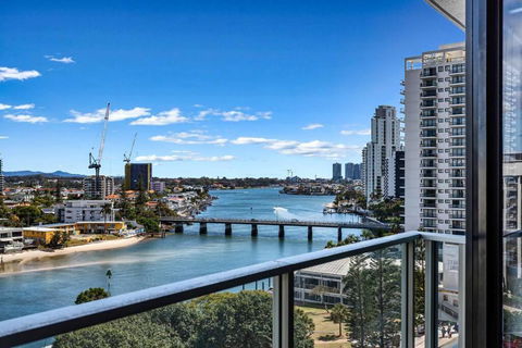 Circle On Cavill Riverview Apartment 450 Metre To The Beach - Accommodation Georgetown 0