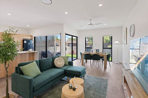 City Oasis Brand New 4BR With Parking And Steps To Shops - Accommodation Georgetown 0