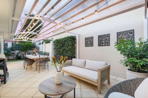 Coastal Retreat Modern Home In Scarborough - Accommodation Georgetown 1