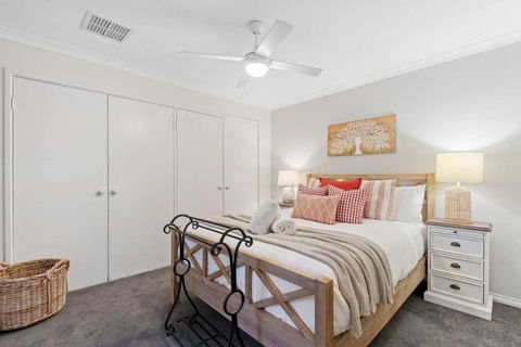 Coastal Retreat Modern Home In Scarborough - Accommodation Georgetown 3