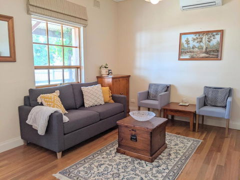 Cottage In Uraidla - Accommodation Georgetown 1