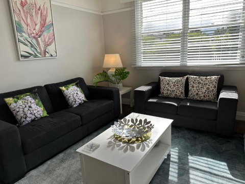 Daisy Cottage On Duke 2BR - Accommodation Georgetown 4